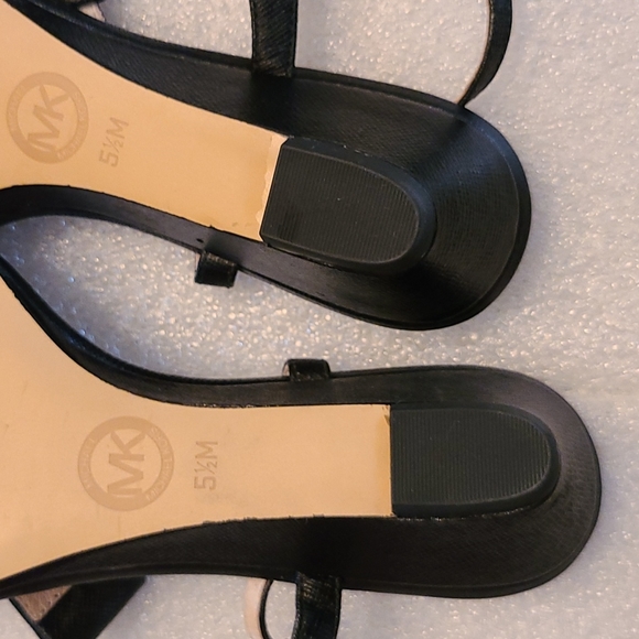 Michael Kors Thong Sandals - Picture 7 of 7
